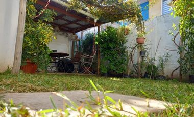 CASA 2 DORM 1 BAÑO A 5 MINUTOS DE LA PLAZA