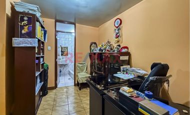 Oportunidad Única – Casa De 3 Niveles En San Juan De Lurigancho -Precio: $350,000