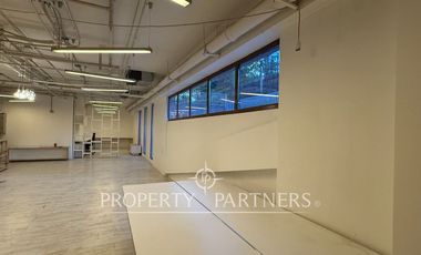 Oficina habilitada con insuperable ubicación en Nueva Costanera 0,45 UF x m2