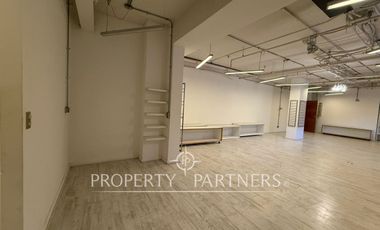 Oficina habilitada con insuperable ubicación en Nueva Costanera 0,45 UF x m2