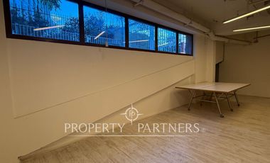 Oficina habilitada con insuperable ubicación en Nueva Costanera 0,45 UF x m2