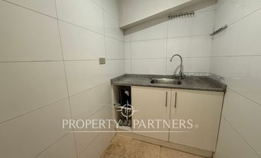 Oficina habilitada con insuperable ubicación en Nueva Costanera 0,45 UF x m2