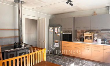 Propiedad en Venta con 3 Cabañas independientes | Excelente Ubicación.