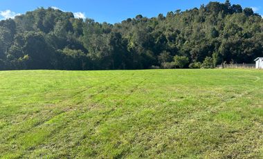 Preciosa parcela en sector Las Lomas de Puerto Varas con gran conectividad y agua