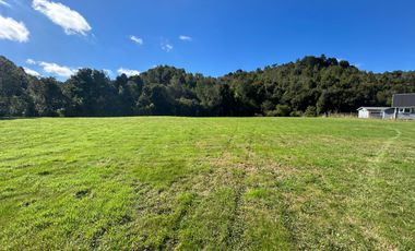 Preciosa parcela en sector Las Lomas de Puerto Varas con gran conectividad y agua