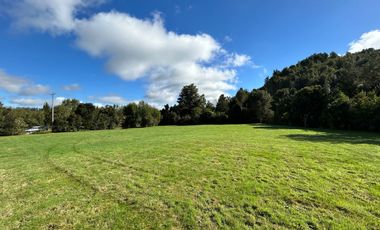 Preciosa parcela en sector Las Lomas de Puerto Varas con gran conectividad y agua