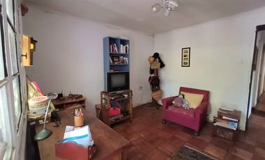 Excepcional casa en gran terreno/ Premio Nobel