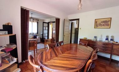 Excepcional casa en gran terreno/ Premio Nobel