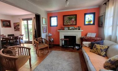 Excepcional casa en gran terreno/ Premio Nobel