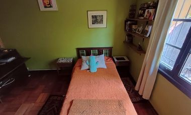 Excepcional casa en gran terreno/ Premio Nobel