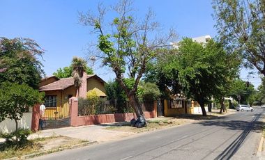 Excepcional casa en gran terreno/ Premio Nobel