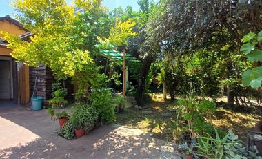 Excepcional casa en gran terreno/ Premio Nobel