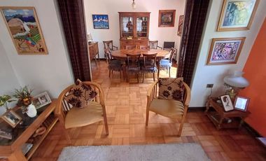 Excepcional casa en gran terreno/ Premio Nobel