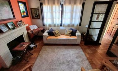 Excepcional casa en gran terreno/ Premio Nobel