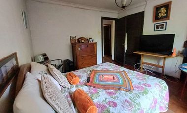 Excepcional casa en gran terreno/ Premio Nobel