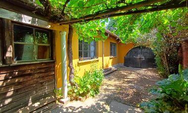 Excepcional casa en gran terreno/ Premio Nobel
