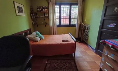 Excepcional casa en gran terreno/ Premio Nobel