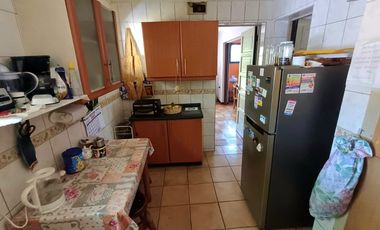 Excepcional casa en gran terreno/ Premio Nobel