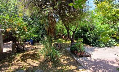 Excepcional casa en gran terreno/ Premio Nobel