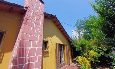 Excepcional casa en gran terreno/ Premio Nobel