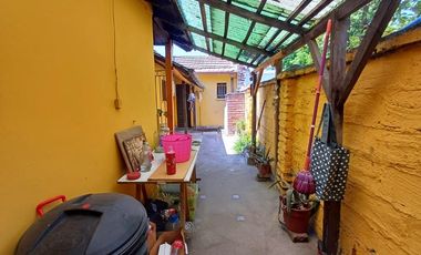 Excepcional casa en gran terreno/ Premio Nobel