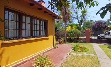 Excepcional casa en gran terreno/ Premio Nobel