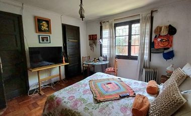 Excepcional casa en gran terreno/ Premio Nobel