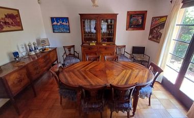 Excepcional casa en gran terreno/ Premio Nobel