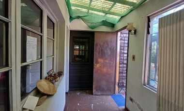 Excepcional casa en gran terreno/ Premio Nobel