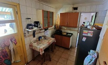 Excepcional casa en gran terreno/ Premio Nobel