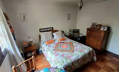 Excepcional casa en gran terreno/ Premio Nobel