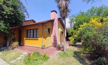 Excepcional casa en gran terreno/ Premio Nobel