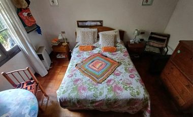 Excepcional casa en gran terreno/ Premio Nobel