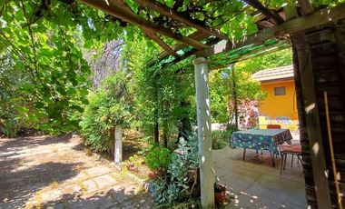 Excepcional casa en gran terreno/ Premio Nobel