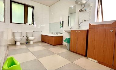 Venta Local Comercial de 206 Mts en Las Condes