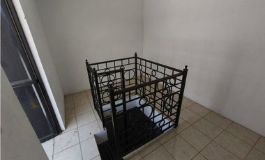 LOCAL  EN RENTA ,2 NIVELES M.AMEZCUA LEÑERO 88 m2 SAHUAYO MICHOACAN