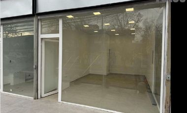LOCAL COMERCIAL EN STRIP CENTER 25,6 M2 - SIN GASTOS COMUNES