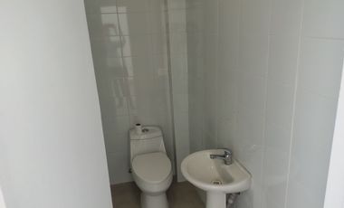 LOCAL COMERCIAL EN STRIP CENTER 25,6 M2 - SIN GASTOS COMUNES