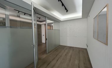 SE ARRIENDA OFICINA CON 2 PRIVADOS, REÑACA (CÓD. 458)