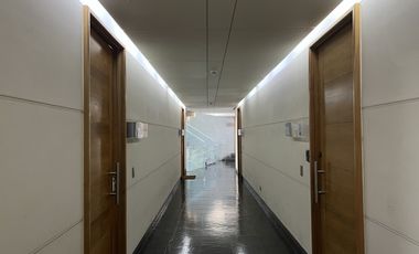 SE ARRIENDA OFICINA CON 2 PRIVADOS, REÑACA (CÓD. 458)