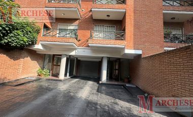 Departamento 2 ambientes con parrilla y cochera