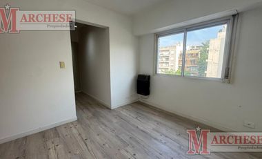 Departamento 2 ambientes con parrilla y cochera