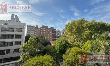 Departamento 2 ambientes con parrilla y cochera