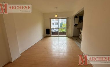 Departamento 2 ambientes con parrilla y cochera