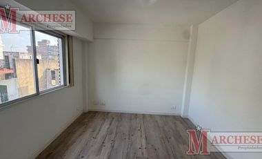 Departamento 2 ambientes con parrilla y cochera