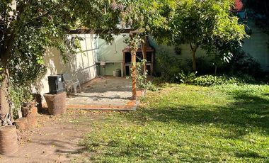Excelente departamento de dos ambientes con balcón en Banfield Este.