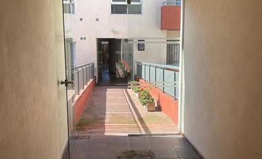 Excelente departamento de dos ambientes con balcón en Banfield Este.
