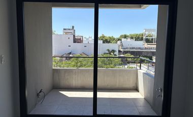 Monoambiente con Amplio balcón al Frente!!!