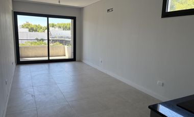 Monoambiente con Amplio balcón al Frente!!!