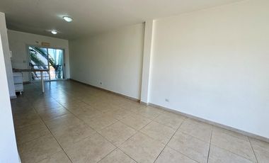 Departamento super amplio de dos ambientes  alquiler.
